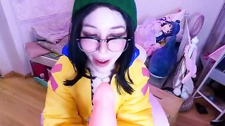 A beautiful cosplay girl fucked after playing Valorant and sucking a big dildo