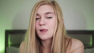 A hot girl next door, Jaybbgirl, masturbates for you in a steamy JOI scene