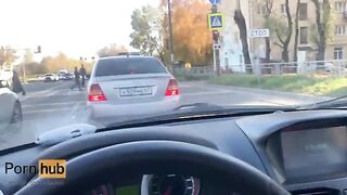 A MILF nymfoman gets fucked by a young taxi driver's cock outdoors