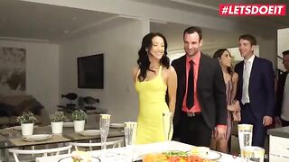 College party turns into a wild orgy session with babes