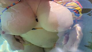 Guy caught his step sister jerking off in the hot tub