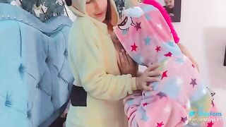 A trio with a 6 months pregnant woman is just great