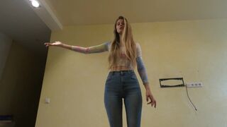 A girl came to visit her friend, and she was in a great mood