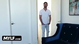 The busty bombshell Alix Lynx makes the lucky guy cum with her mouth
