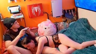 Gamer’s wife relaxes with a blowjob while playing Elden Ring