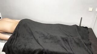 A masseuse got fucked by a client during an oily massage session