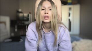 The girl shows her body to her boyfriend and he fucks her hard
