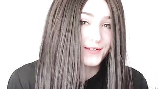 A sexy Samsung girl assisting a guy in changing his phone ended up getting fucked