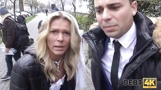 The collector has sex with a blonde bride in front of her future husband