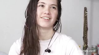 Skinny teen masturbates her pussy in the bathtub, showcasing sensual solo play
