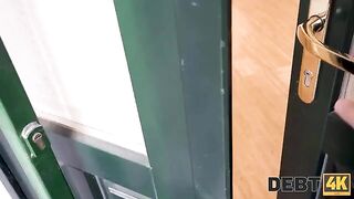 A smart nympho pays debt with her pussy to the collector