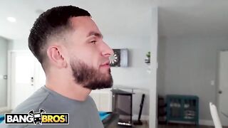 PAWG alert: Peter Green can’t resist Harley King’s fat ass