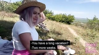 A girl met a guy and had sex with him in the fresh air