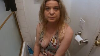 I helped my stepson to make a sperm sample using my ass and pussy