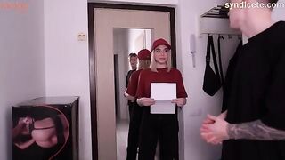 A delivery girl can be a man, not only a woman, as in this steamy encounter