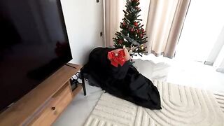 The courier delivered the parcel and cum to the wife's ass