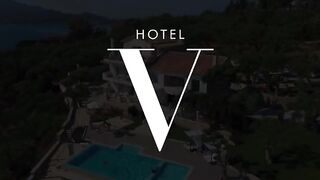 The insatiable guest Ginebra seduced the bartender of the hotel