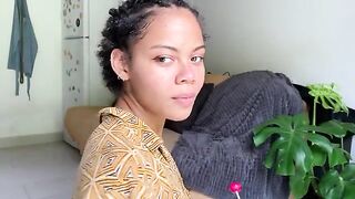 A sexy babe is begging for a guy’s dick in her mouth