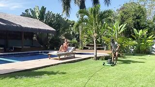 My gardener is useless, but he poolside compensates my husband's rest