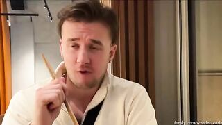 A daring encounter in the fitting room of a shopping mall, with intense passion and close calls