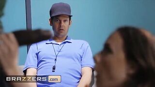 The coach has Davin King practice with stunning Chanel Preston
