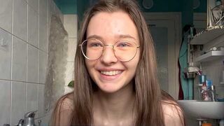 Fucking the huge dildo makes this teen squirt like a fuck!