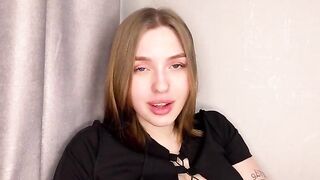 A juicy ass girl masturbates at home and reaches an intense orgasm