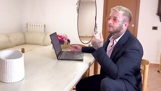 The secretary got her pussy wet and squirted on the boss's cock