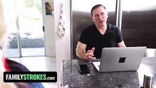 Stepdad seduced his stepdaughter Chloe Rose every day