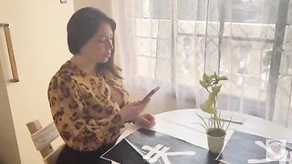 Latina waitress with big ass gets her pussy filled with cream