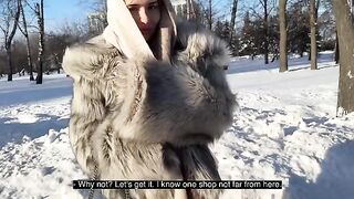 A hot chick is getting fucked while walking the dog