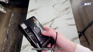A guy pretending to be a photographer took advantage of a naive girl