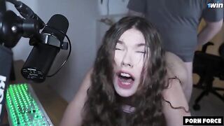 She finally did some good content, showcasing her skills in a steamy session