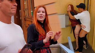 A busty girl met a YouTuber in the vestibule and got fucked at his place