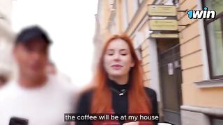 A busty girl met a YouTuber in the vestibule and got fucked at his place