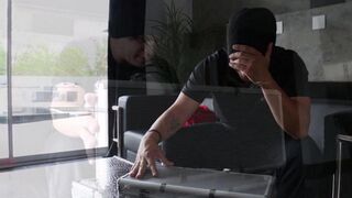 Officer Jacqueline Taylor gets fucked by a thief in the uniform