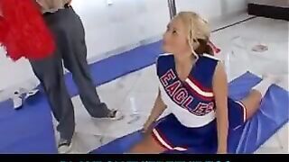 A gymnast has an awesome sex after sitting on the twine