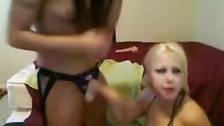 Blonde with big boobs has virtual sex in the chat