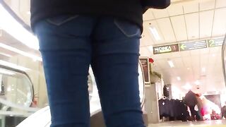 A chick with such forms is good in sex, especially in point fuck