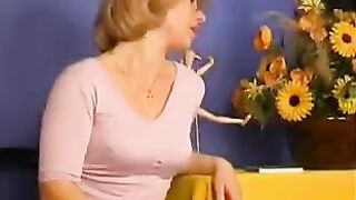 The daughter learned the secrets of cunnilingus from her mother