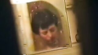 A drunk mom got fucked by a soldier in the bath