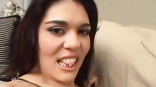 Two men fucked a girl with a big ass under her skirt