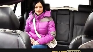 A guy fell asleep and had sex with a taxi driver in the car