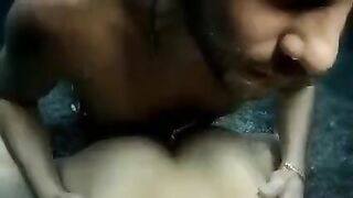 A girl agreed to get intimate with a guy underwater