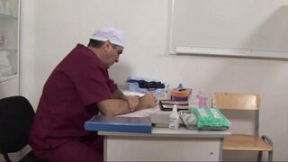 The doctor put a device in the girl’s pussy during the check-up