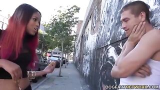 Mulatochka Nicole Apples explains the basics of sex machine operation