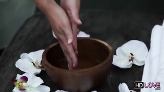 A friend came to give me an erotic massage, and it was amazing