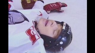 The fan got the hockey player’s cock in her ass