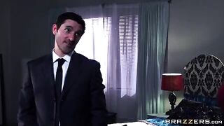 A man hard fucked a beautiful prostitute in her mouth