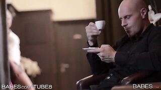 A cute blonde shows her professional skills in sex